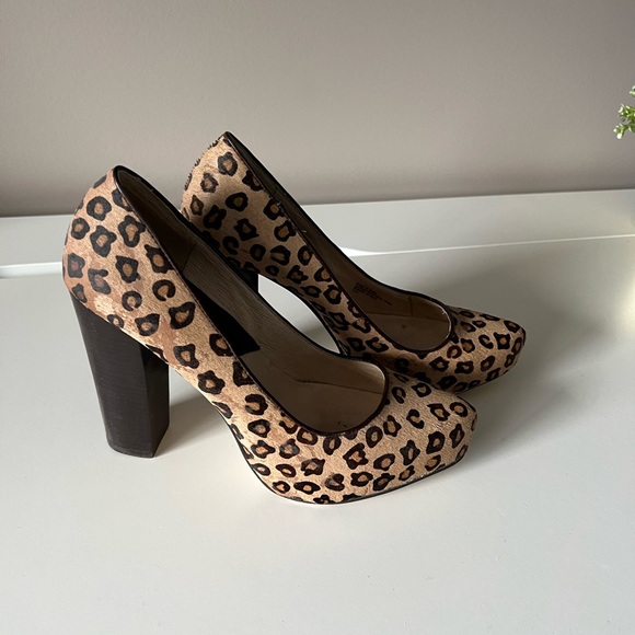 Michael Kors Heels - Picture 2 of 3